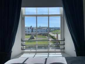 Ayr Apartment with Sea and Countryside views